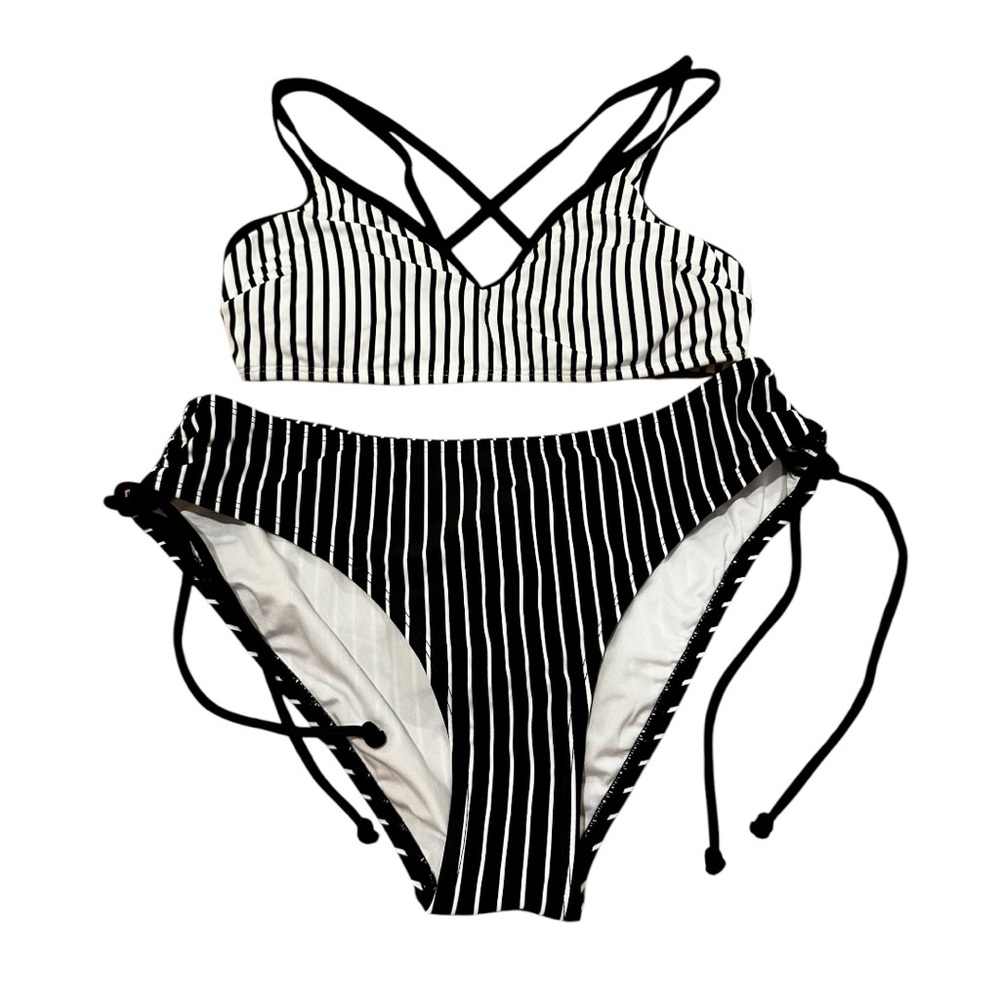 NWT Cupshe Striped Black and White Bikini Swim Set Size Medium